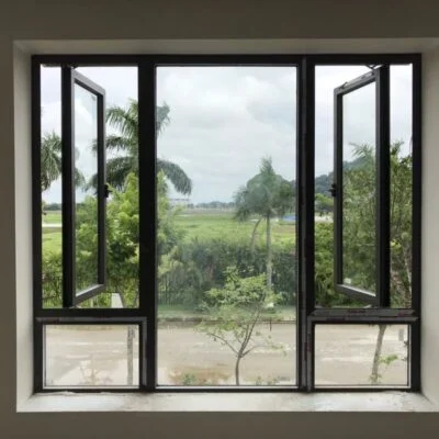 Cửa sổ mở quay